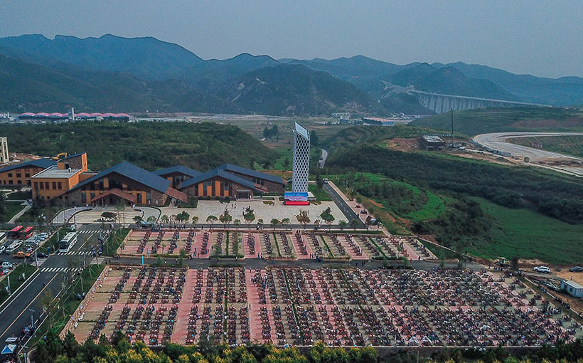 最多人同时织布(图5）