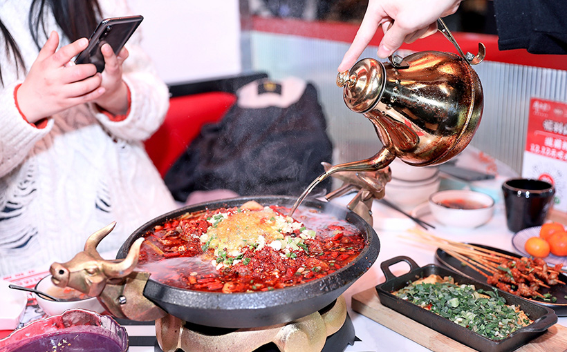 “麻辣水煮牛肉”单日销售量最多的餐饮品牌(图1）
