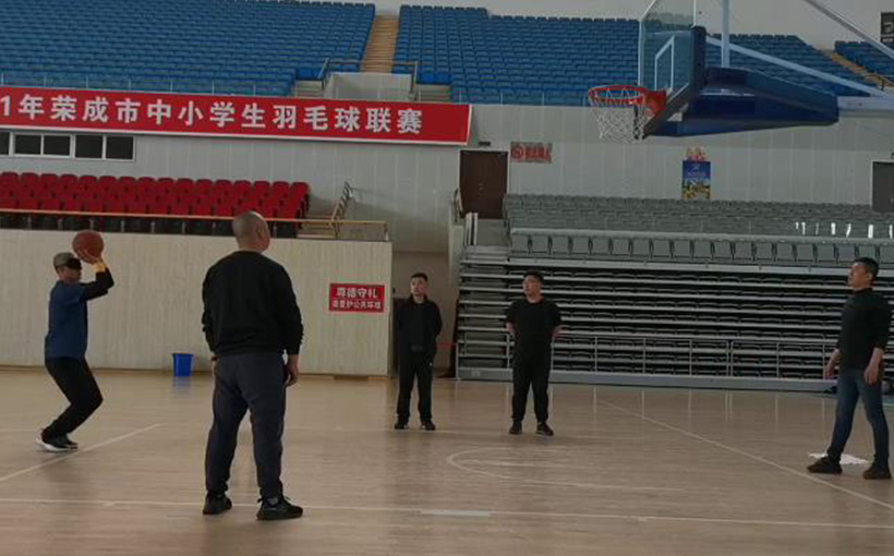 左手、右手、蒙眼交替投篮进球最多（罚球线）(图5）