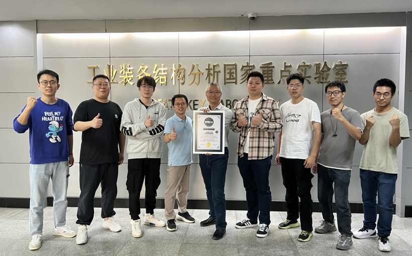 最远距离命中移动靶心的自主连续体机器人(图5）