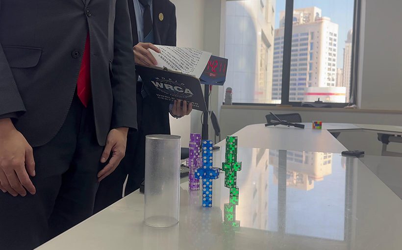 最快时间堆叠三列十字架造型骰子(图5）