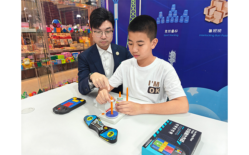 最快时间完成10层汉诺塔（双手）(图5）