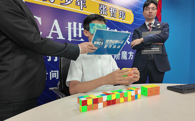 最快时间盲拧还原十个二阶魔方(图3）