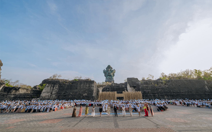 世界最大规模的赴巴厘岛旅行团合照