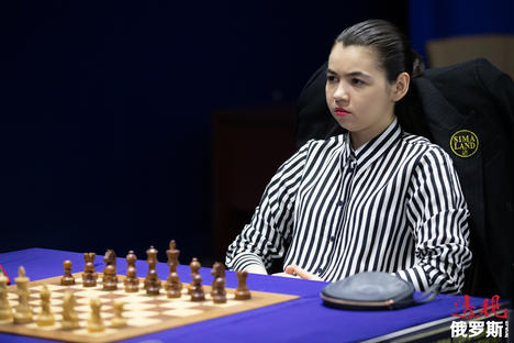 世界上首位被授予男子国际特级大师称号的女棋手