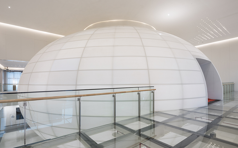 世界最大的透光椭球体实体面材建筑(图2）