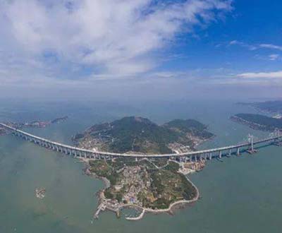 世界最长的公铁两用跨海大桥