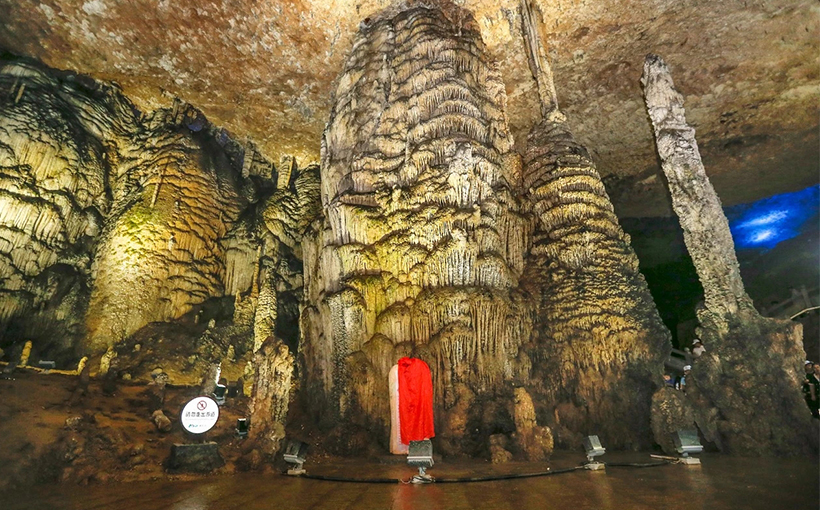 世界最大的单体溶洞石柱(图1）