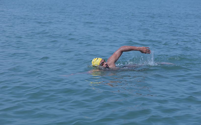 最快时间游泳由果阿邦安朱纳海滩至阿瓜达堡海滩(图3）