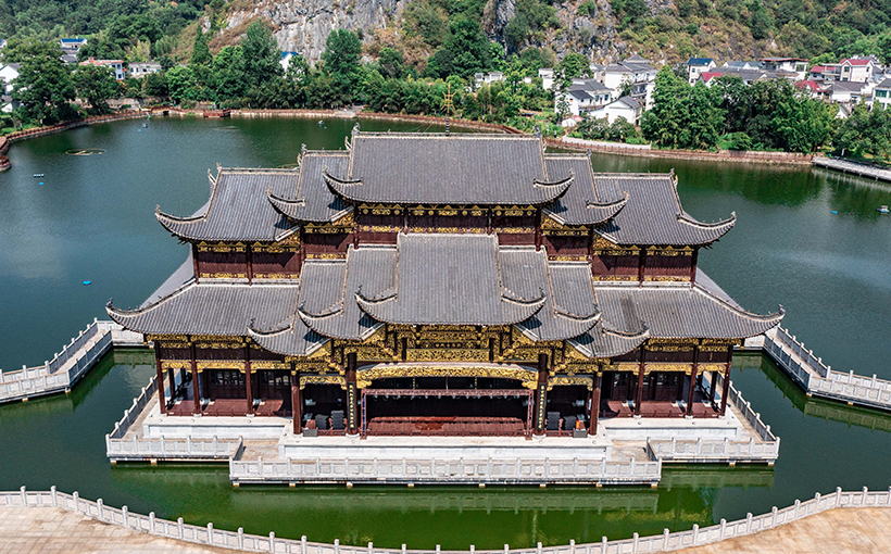 世界最大的榫卯结构水上戏台(图3）