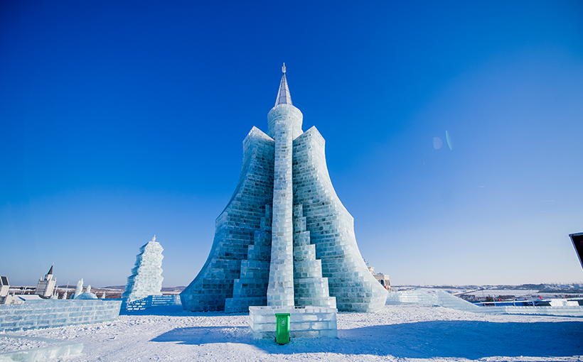 世界最高的火炬冰雕(图1)