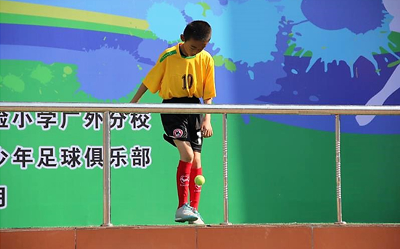 一分钟双脚颠网球次数世界最多的儿童