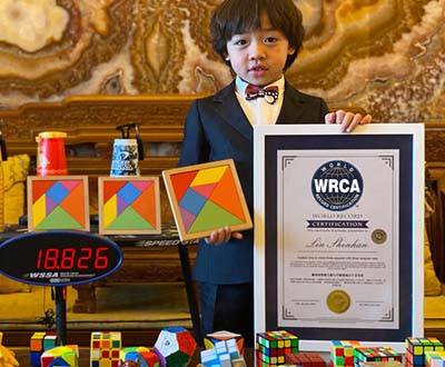 最快时间用三副七巧板组成三个正方形（已打破）