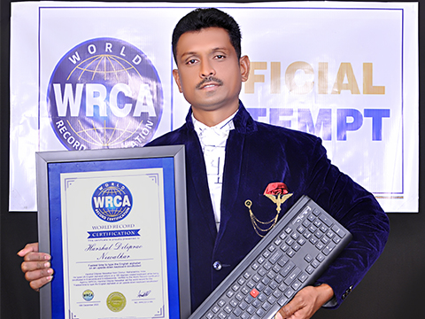 最快时间蒙眼在倒置键盘上打出英语字母表