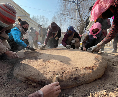 世界最大的土烧馍（昂拉果馍切）
