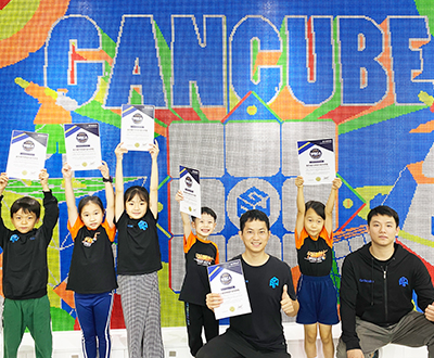 最多魔方拼成的室内拼图