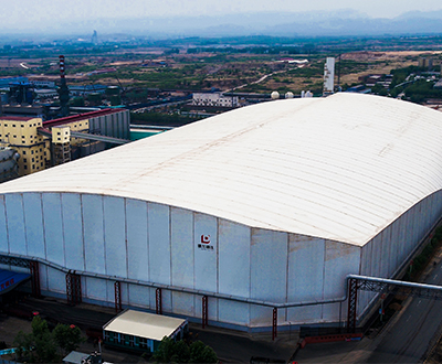 世界最大跨度单体异型PE膜封闭料场