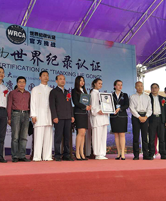 躯干悬空下腹部承重最大