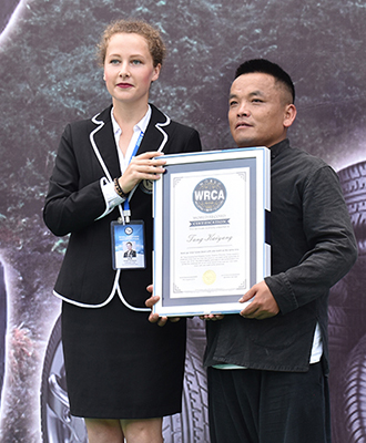 单鼻孔同时吹最多汽车内胎