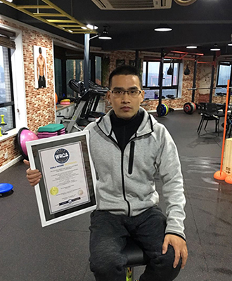 1分钟内中指引体向上最多