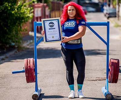 肩扛337公斤步行距离最远