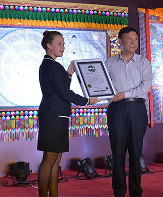 世界最大的银绘唐卡