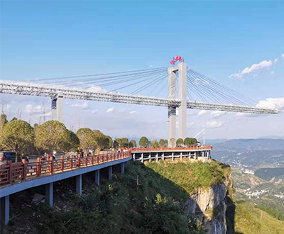 世界最长的玻璃观光悬廊