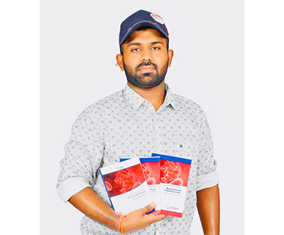 用三种语言写书的最年轻作者