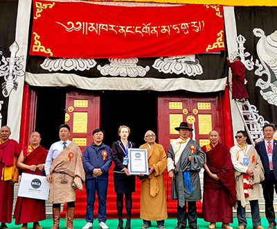 世界最大的莲花生大师铜像