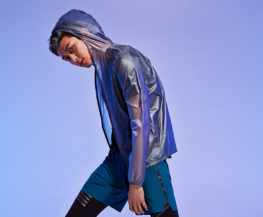 世界最轻的男士连帽运动风衣