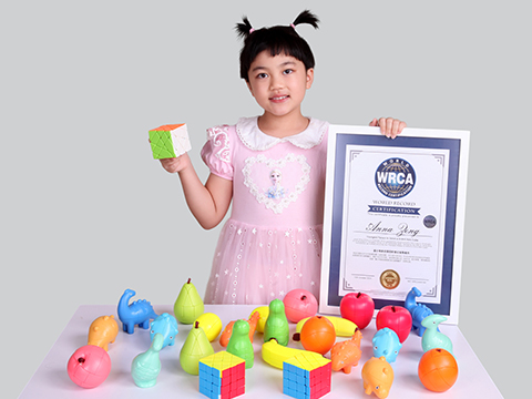 最小年龄还原四阶变幻金刚魔方