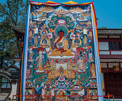 最大的珊瑚堆绣唐卡